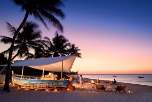 Benguerra-island-guest-area-Dhow-bar-at-nightfall-with-lanterns-Social